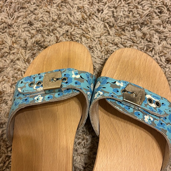 Vintage Dr Scholl's Wooden Exercise
Sandals Blue Floral Size 8 Italy - Picture 8 of 16